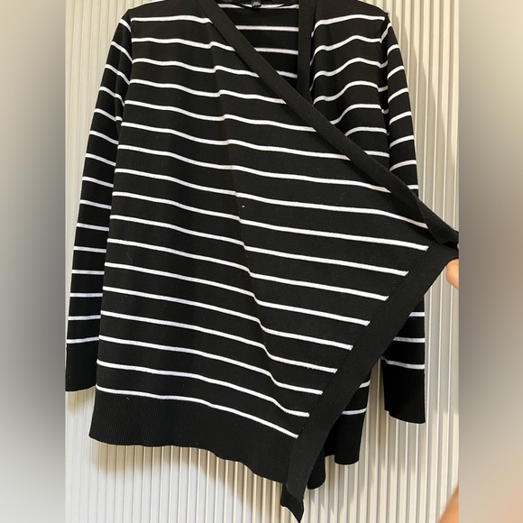 Cable and Gauge Black and White Striped Cardigan - Picture 4 of 5